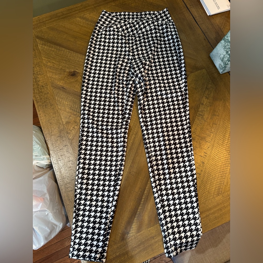 SHEIN Monochrome Houndstooth Cropped Pants NWOT - Picture 4 of 10